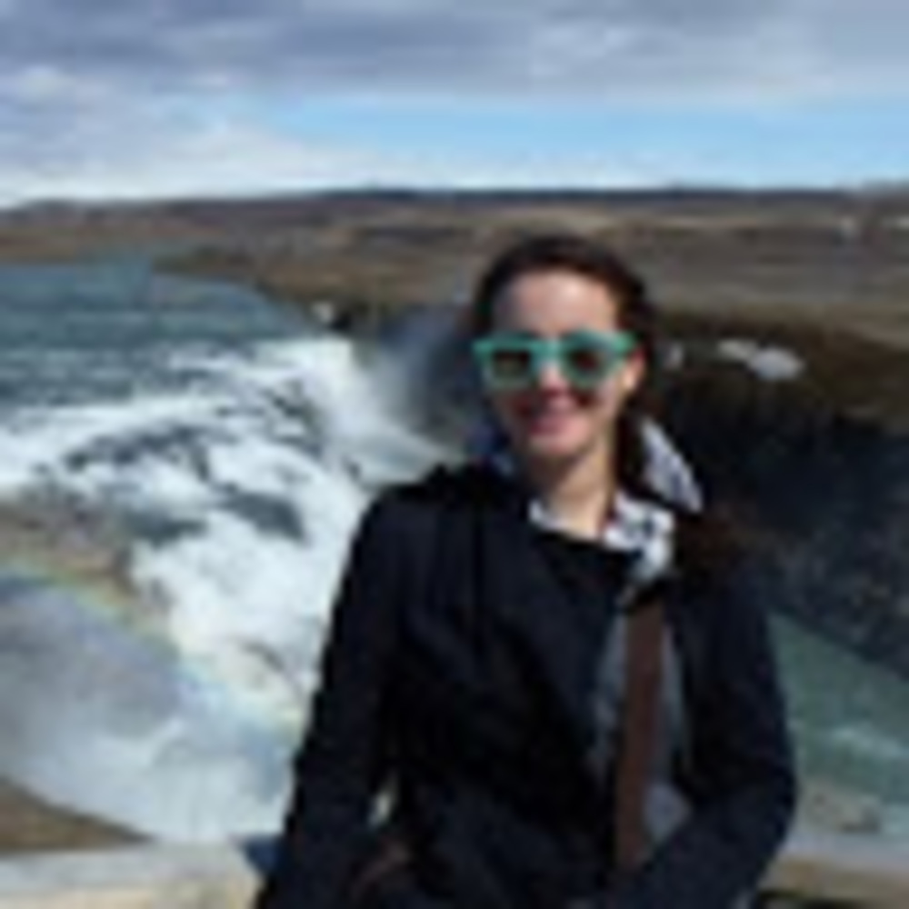 Meet your Posher, Casandra